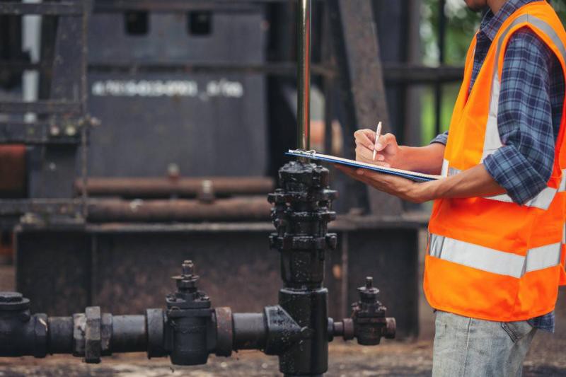 Imagem ilustrativa de Manutenção de tubulação industrial